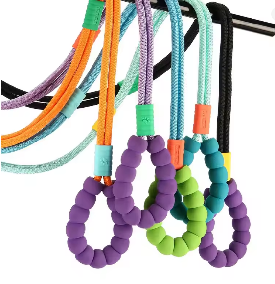 Versatile Pet Traction Leashes with a Foam Handle 1.5 Meter